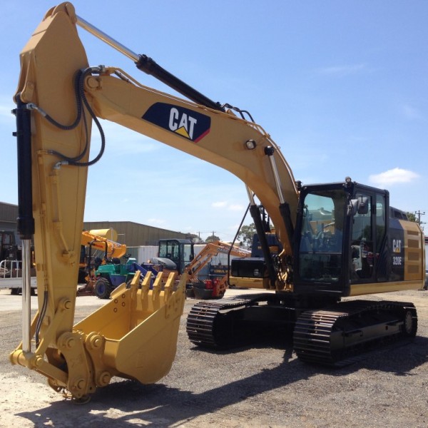 CAT 320E - Heavy Equipment Refinishing