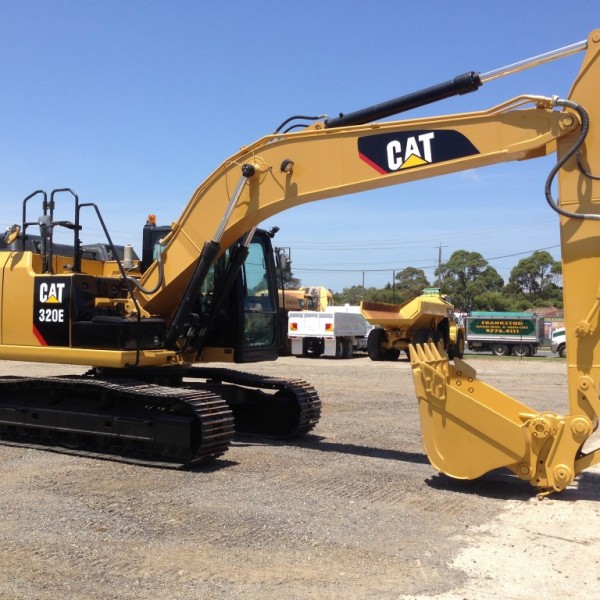 CAT 320E - Heavy Equipment Refinishing